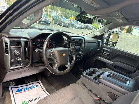 Used 2019 Chevrolet Silverado 1500 LT AWD/4WD image 10