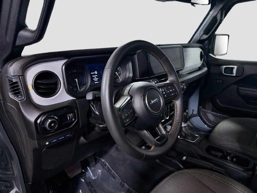 Used 2024 Jeep Wrangler Unlimited w/ Convenience Group AWD/4WD image 11