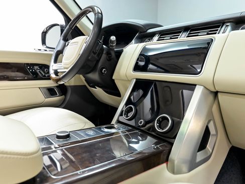 Used 2020 Land Rover Range Rover HSE AWD/4WD image 25