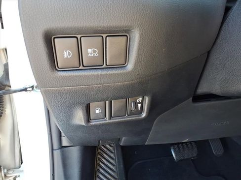 Used 2018 Toyota C-HR XLE FWD image 19