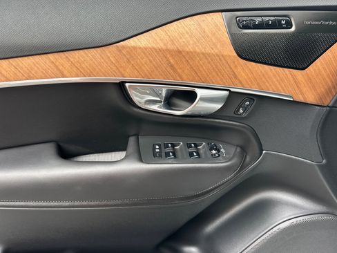 Certified 2023 Volvo XC90 T8 Plus AWD/4WD image 12