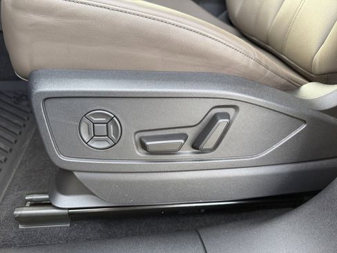 Certified 2025 Audi Q5 Premium w/ Convenience Package image 30