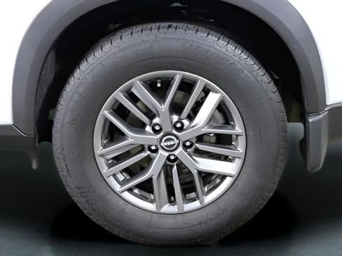 Used 2025 Nissan Rogue S FWD image 40