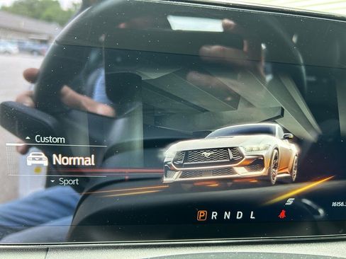 Used 2024 Ford Mustang Premium image 28