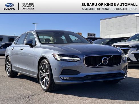 Used 2017 Volvo S90 T6 Momentum w/ Vision Package image 1