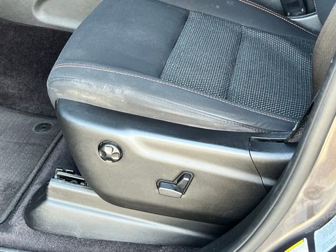 Used 2016 Jeep Grand Cherokee Laredo 75th Anniversary image 26