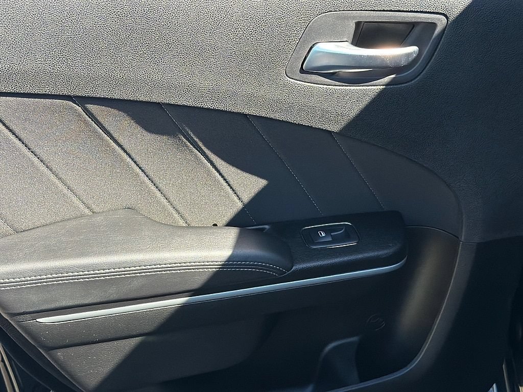 Used 2023 Dodge Charger SXT RWD image 12