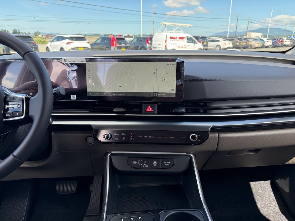 New 2026 Kia Carnival LXS FWD image 24