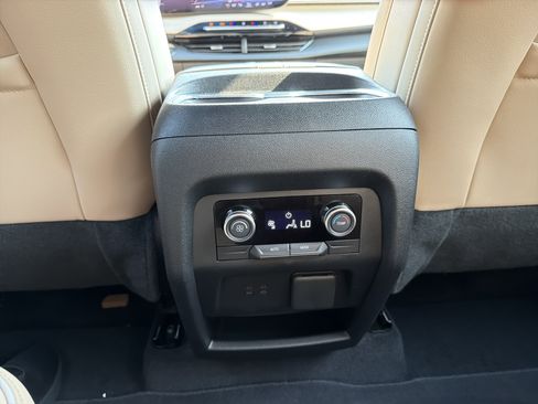 Used 2026 Buick Enclave Preferred w/ Power Package FWD image 29