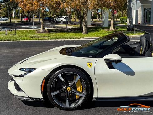 Used 2024 Ferrari SF90 Spider image 41