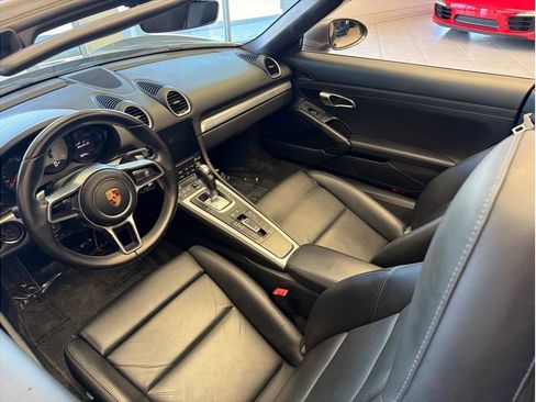 Used 2017 Porsche 718 Boxster S image 15