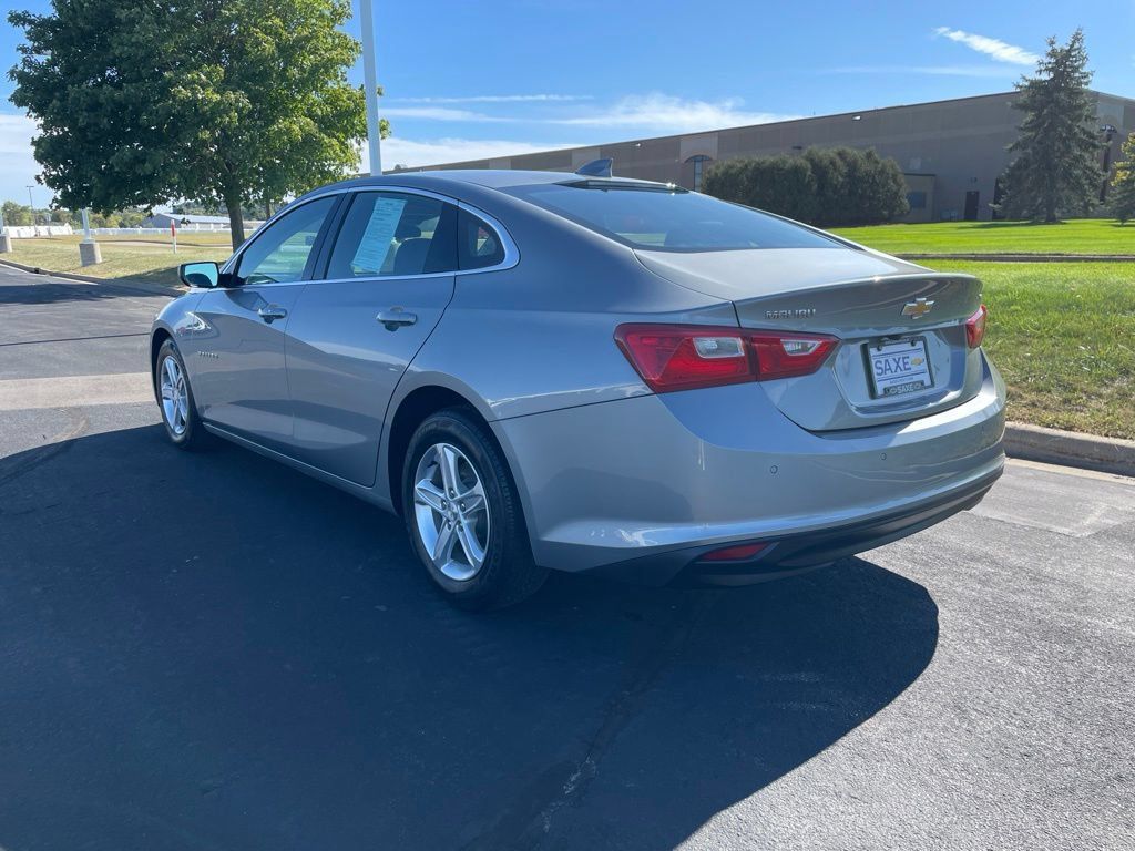 Used 2024 Chevrolet Malibu LT FWD image 3