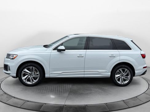 Used 2023 Audi Q7 2.0T Premium w/ Towing Package AWD/4WD image 4
