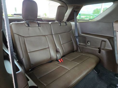Used 2023 Ford Explorer King Ranch w/ Technology Package RWD image 25