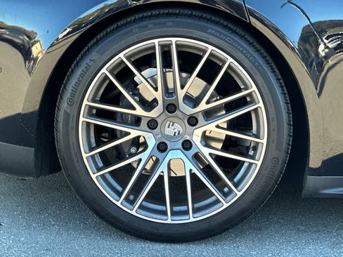 Used 2024 Porsche Panamera image 43