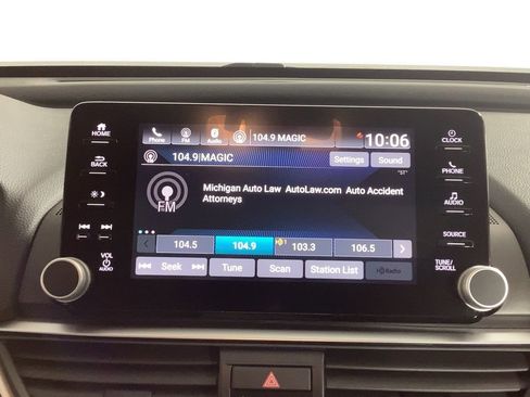 Used 2018 Honda Accord EX image 24