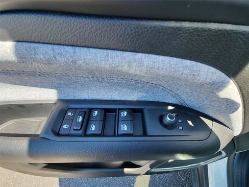 New 2024 Jeep Compass Latitude w/ Sun and Sound Group AWD/4WD image 15