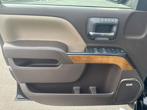 Used 2018 Chevrolet Silverado 1500 LTZ w/ Texas Edition image 20