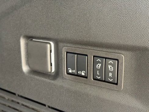 New 2025 Chevrolet Suburban RST w/ RST Capability Package image 7