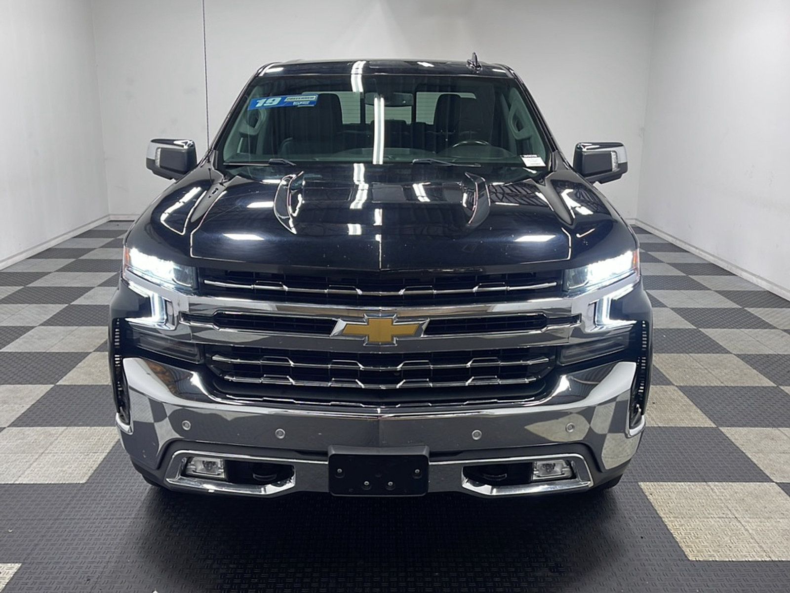Used 2019 Chevrolet Silverado 1500 LTZ w/ LTZ Plus Package AWD/4WD image 24
