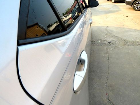 Used 2015 Toyota Corolla L image 35