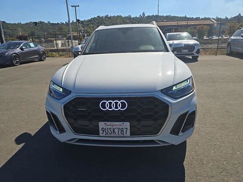 Used 2024 Audi Q5 e Premium Plus w/ Premium Plus Package AWD/4WD image 2