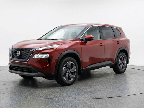 Used 2025 Nissan Rogue SV AWD/4WD image 3
