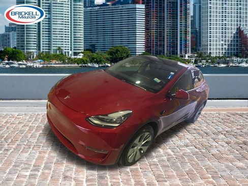 Used 2022 Tesla Model Y Long Range image 1