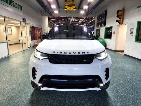 Used 2022 Land Rover Discovery S R-Dynamic image 3