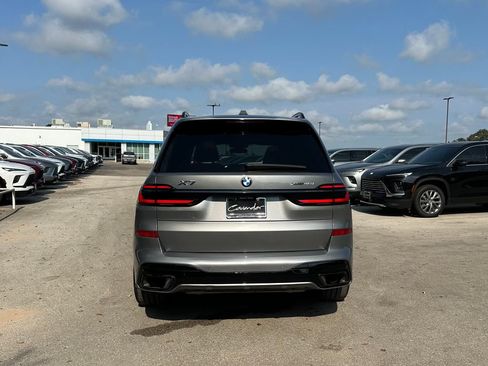 Used 2024 BMW X7 xDrive40i w/ M Sport Package AWD/4WD image 6