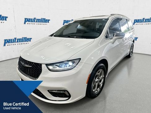Used 2022 Chrysler Pacifica Limited AWD/4WD image 1