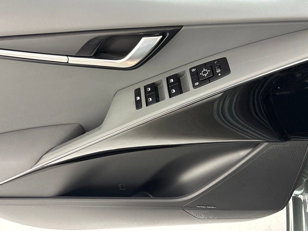 New 2026 Kia Niro EX w/ EX Premium Package FWD image 24