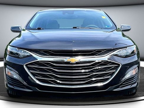 Used 2023 Chevrolet Malibu LT FWD image 2