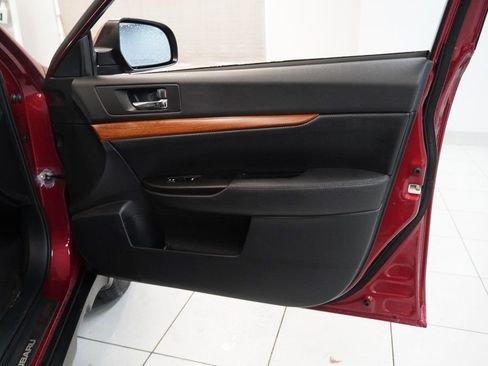 Used 2014 Subaru Outback 2.5i Limited w/ Moonroof Package image 26