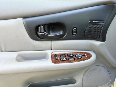 Used 2001 Buick Regal GS w/ Prestige Pkg image 11