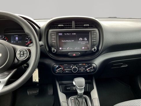 Used 2022 Kia Soul LX w/ Technology Package FWD image 9