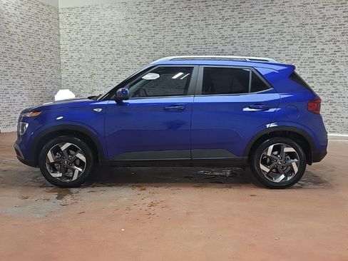 Used 2025 Hyundai Venue SEL image 4