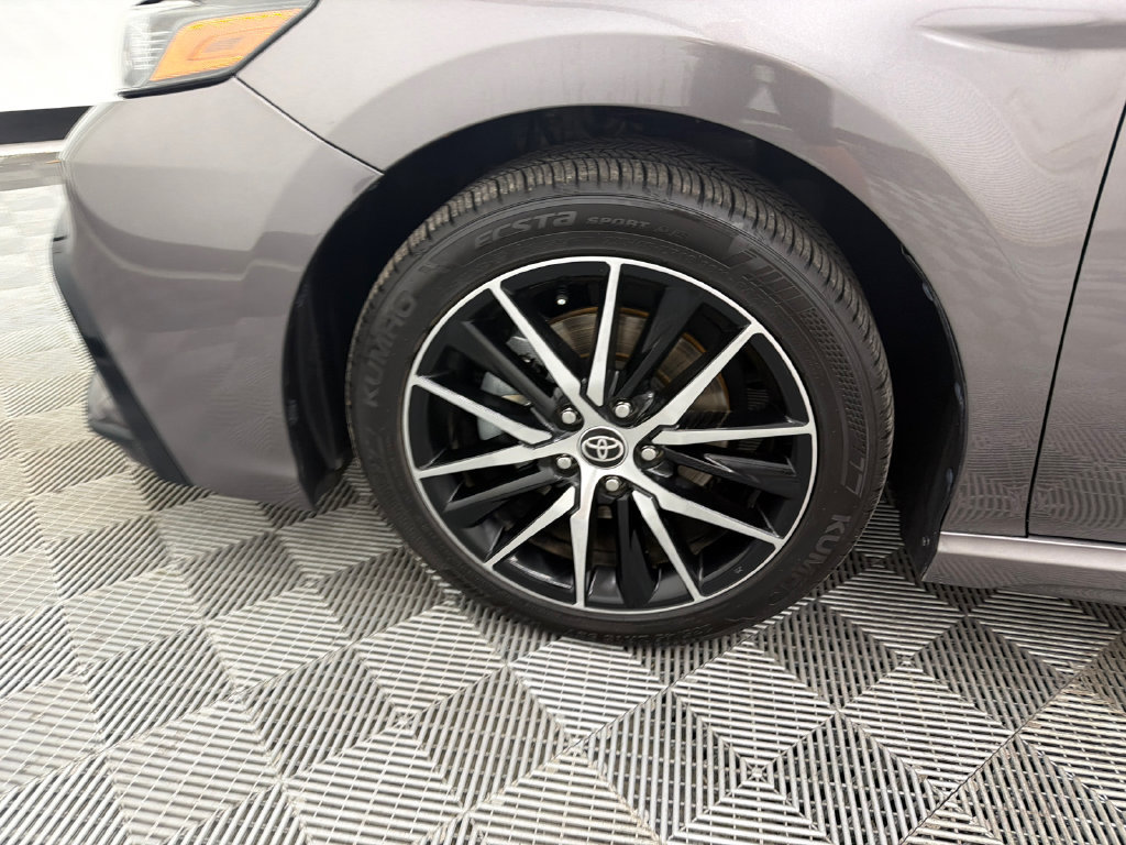 Used 2024 Toyota Camry SE FWD image 12