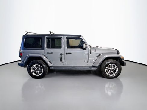 Used 2018 Jeep Wrangler Unlimited Sahara image 11