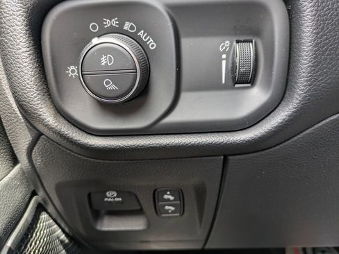Used 2021 RAM 1500 Big Horn AWD/4WD image 30