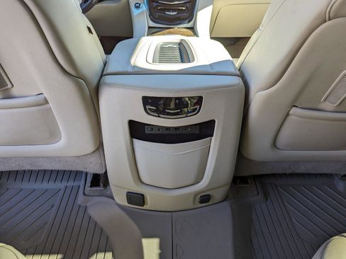Used 2019 Cadillac Escalade Luxury w/ LPO, Radiant Package AWD/4WD image 38