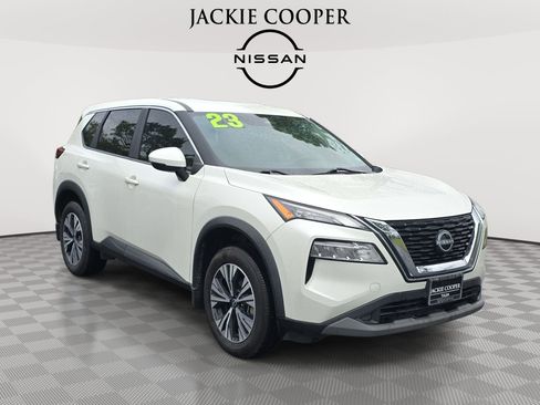 Used 2023 Nissan Rogue SV FWD image 3