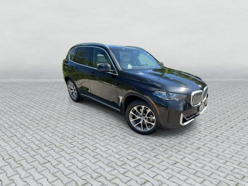 Used 2024 BMW X5 xDrive40i w/ Premium Package AWD/4WD image 2