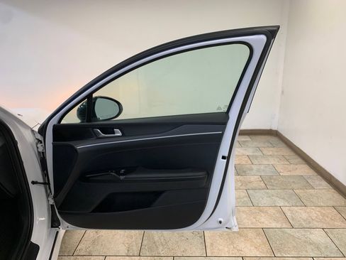 Used 2023 Kia K5 GT-Line AWD/4WD image 53