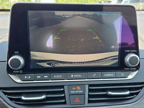 Used 2025 Nissan Altima 2.5 SV FWD image 28