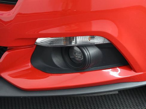 Used 2016 Ford Mustang GT RWD image 9