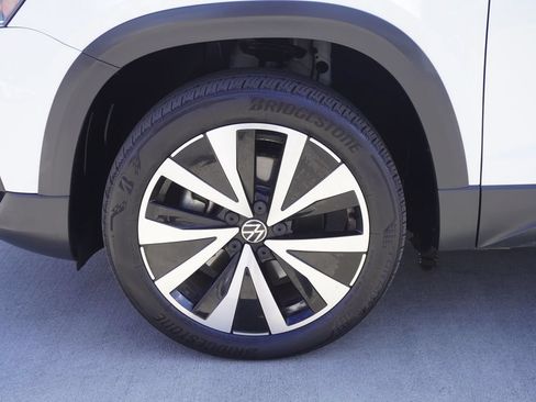 Used 2022 Volkswagen Taos SE FWD image 23