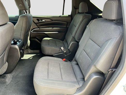 Used 2025 Chevrolet Traverse LT w/ Driver Confidence Package AWD/4WD image 23