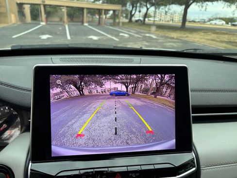 Used 2025 Jeep Compass Limited image 20