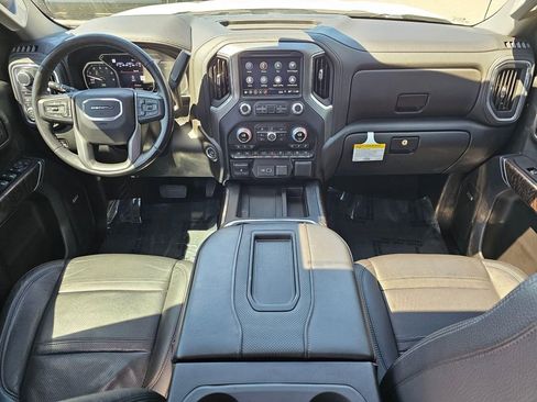 Used 2019 GMC Sierra 1500 Denali w/ Denali Ultimate Package AWD/4WD image 18